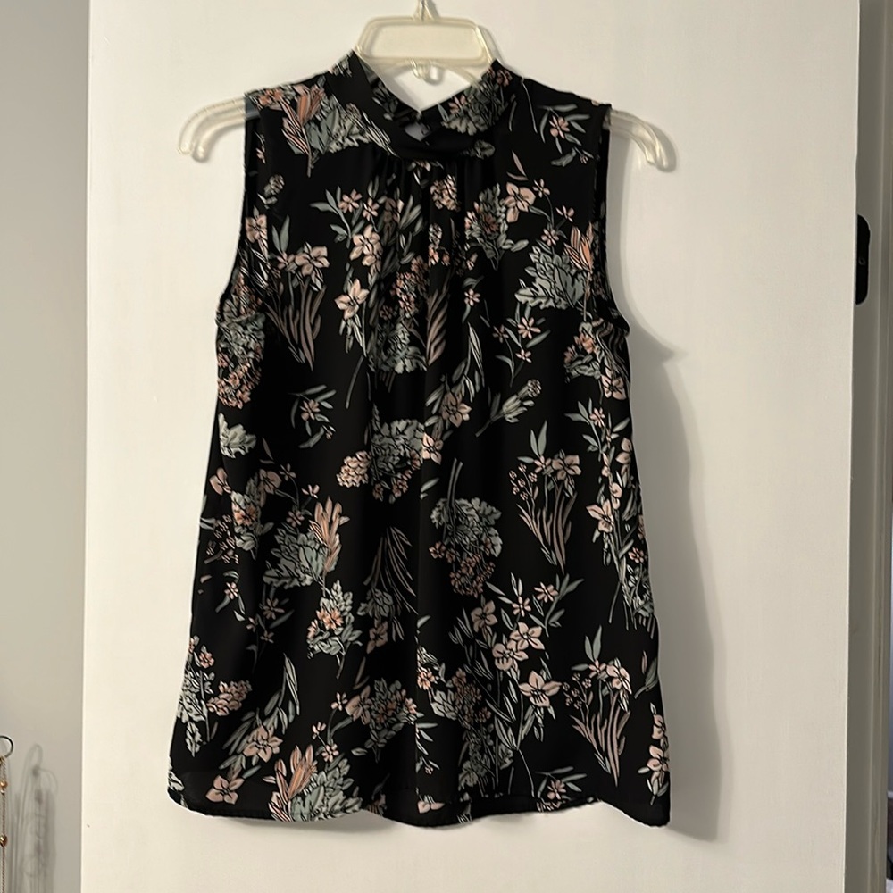 Loft outlet sleeveless top.